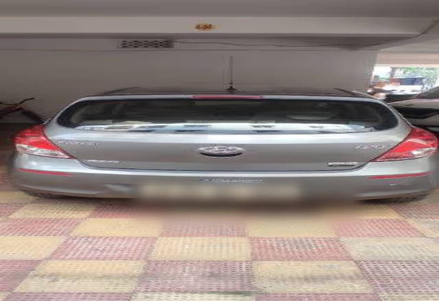 https://images10.gaadi.com/usedcar_image/4482495/original/dfb29475-7b2c-4258-a906-a2123d6fd621.?imwidth=6401