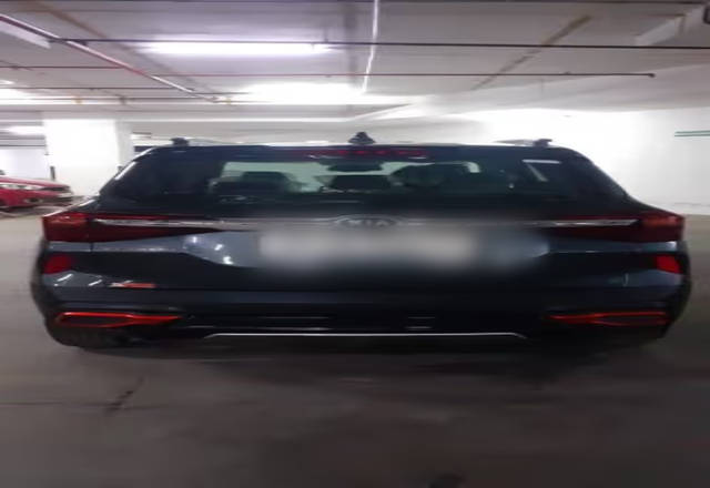 https://images10.gaadi.com/usedcar_image/4482509/original/911cc6e0-f54c-463a-9fae-8cdc96760bf2.?imwidth=6401