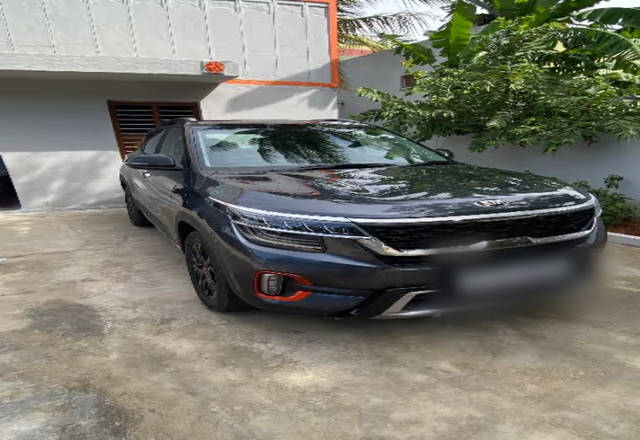https://images10.gaadi.com/usedcar_image/4482509/original/e5621961-a3eb-4c4f-99cc-2b728842a505.?imwidth=6400