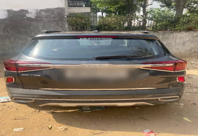 https://images10.gaadi.com/usedcar_image/4482516/original/22f1abe4-3d38-464a-9500-7698f1deaf9d.?imwidth=6402
