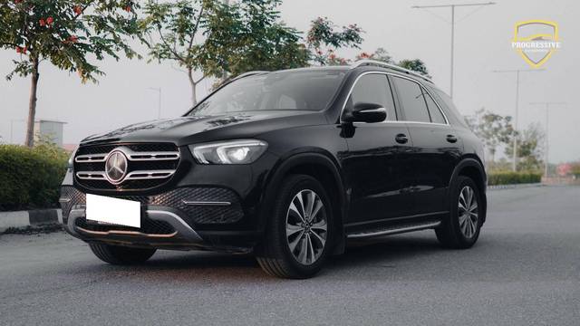 https://images10.gaadi.com/usedcar_image/4482628/original/processed_82ee6b514fc97b9d5e746fc65cd74972.jpg?imwidth=6402