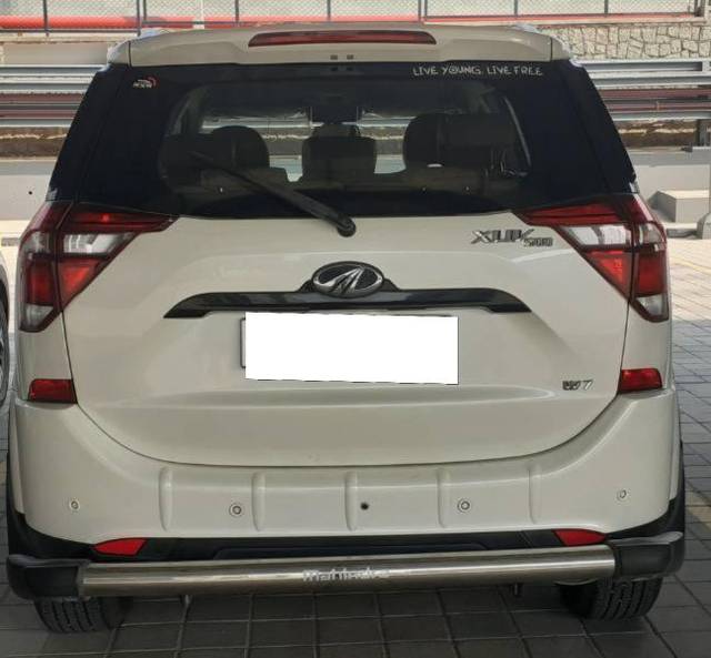 https://images10.gaadi.com/usedcar_image/4482668/original/processed_1d43d67b-4a2d-404f-b227-4e447601aa31.jpg?imwidth=6402