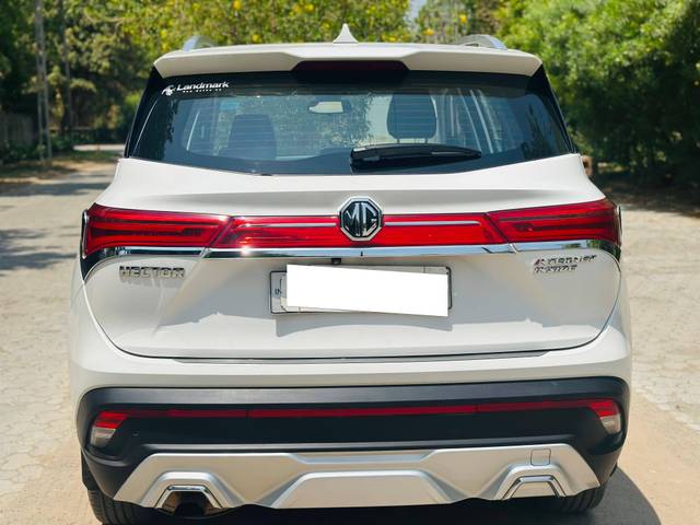https://images10.gaadi.com/usedcar_image/4482911/original/processed_c6f3a20cc4eeff795495134c14d385af.jpg?imwidth=6402