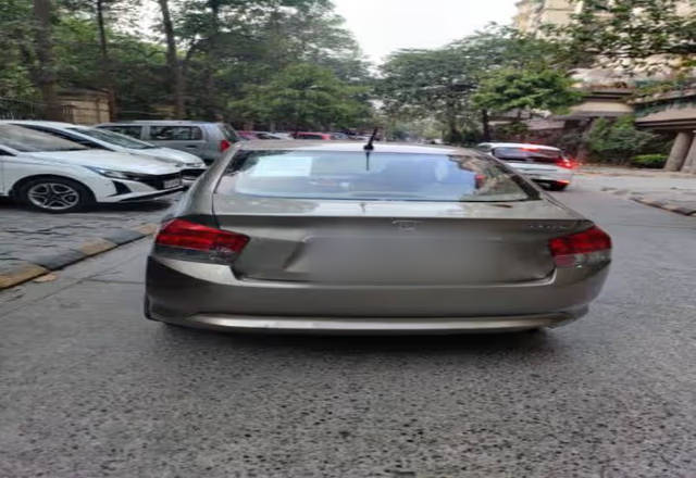 https://images10.gaadi.com/usedcar_image/4482945/original/d06c93d6-edaf-4316-a132-7264ec910abe.?imwidth=6401