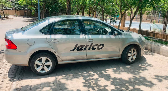 https://images10.gaadi.com/usedcar_image/4482955/original/bda963d1-8c6a-42d1-97e7-eda35aaac9ec.png?imwidth=6400