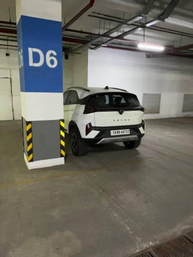 https://images10.gaadi.com/usedcar_image/4483027/original/processed_d16618ac-d70f-4f10-a890-6c9388f3c2c6.jpeg?imwidth=6402