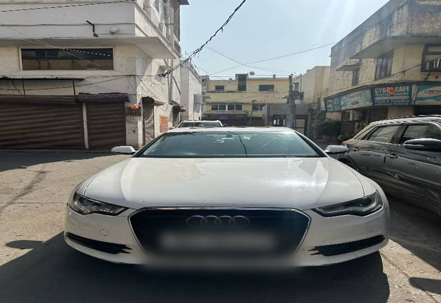 https://images10.gaadi.com/usedcar_image/4483404/original/95d48d2e-f227-41a9-b417-b412aa89700b.?imwidth=6401