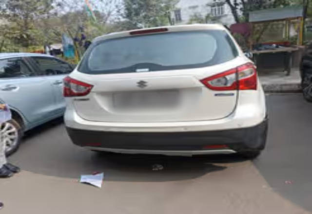 https://images10.gaadi.com/usedcar_image/4483590/original/82cf6044-9dc3-4bbd-a483-0e848c2369fd.?imwidth=6400