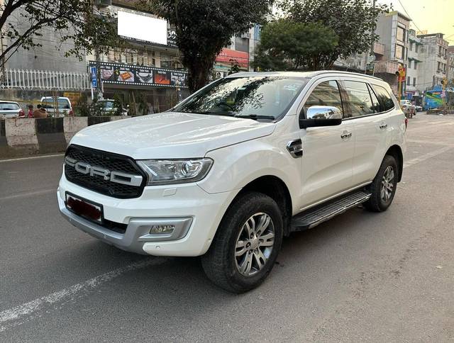 https://images10.gaadi.com/usedcar_image/4483652/original/processed_ec73b2d62e7339f3f66345d57be1ec77.jpg?imwidth=6400