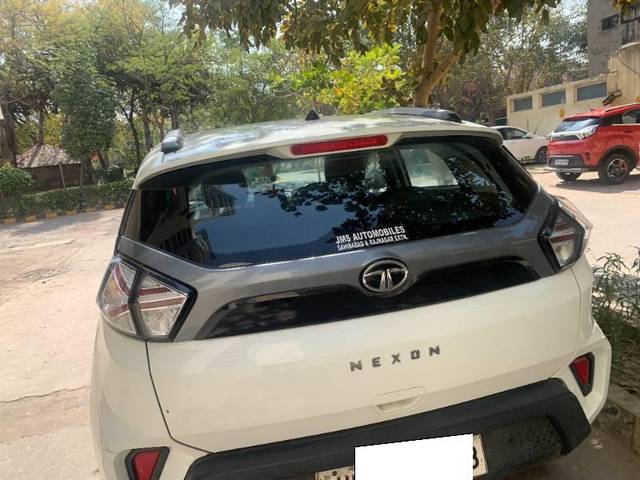 https://images10.gaadi.com/usedcar_image/4483942/original/processed_a2ae8443-f2e0-485f-ad4f-ac2fd2c24656.jpg?imwidth=6401