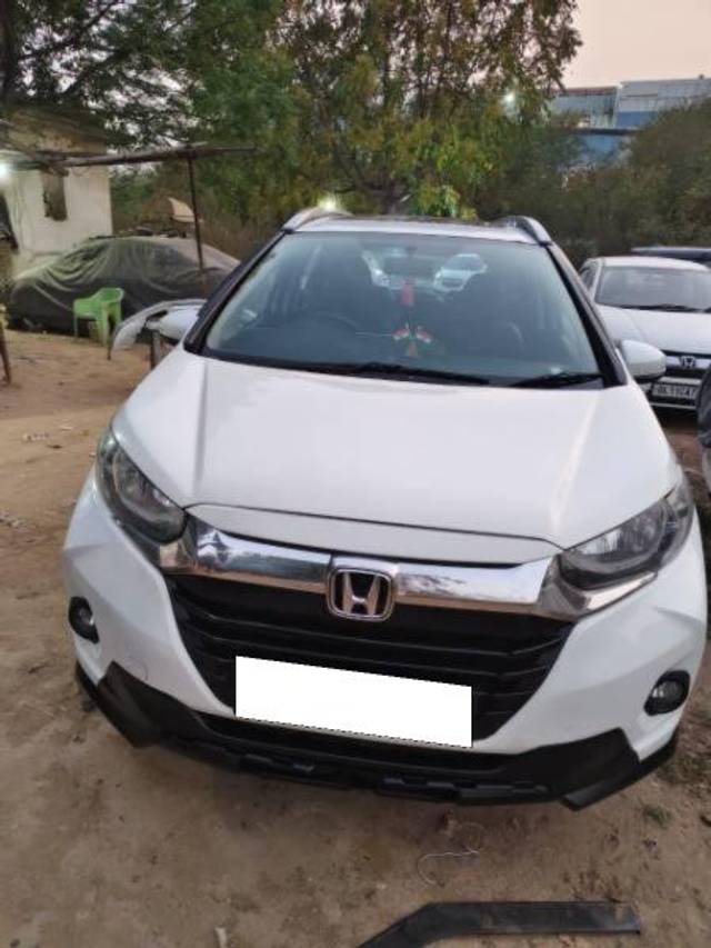 https://images10.gaadi.com/usedcar_image/4484419/original/processed_4e4363e2-7dbf-4c9d-89bf-291ff707d4a8.jpg?imwidth=6400