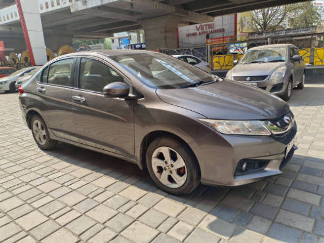 https://images10.gaadi.com/usedcar_image/4484612/original/201633f68e1cc9e3986e0910ac7f5dbf.jpg?imwidth=6400