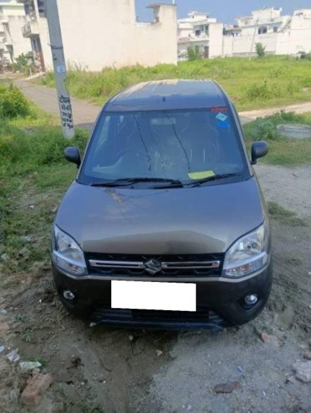 https://images10.gaadi.com/usedcar_image/4484833/original/processed_b7b440f5-9aa6-4961-8801-2b4bf54a1502.jpg?imwidth=6400