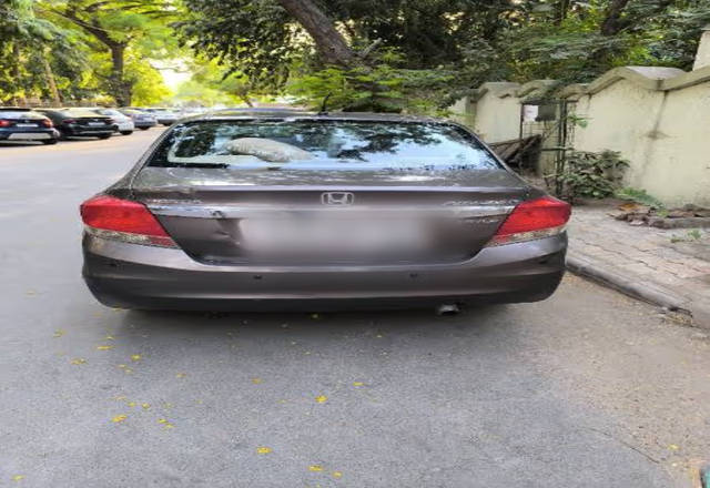 https://images10.gaadi.com/usedcar_image/4484947/original/333e6902-a92b-4cae-b7bd-1a5d9c8c6a9f.?imwidth=6401