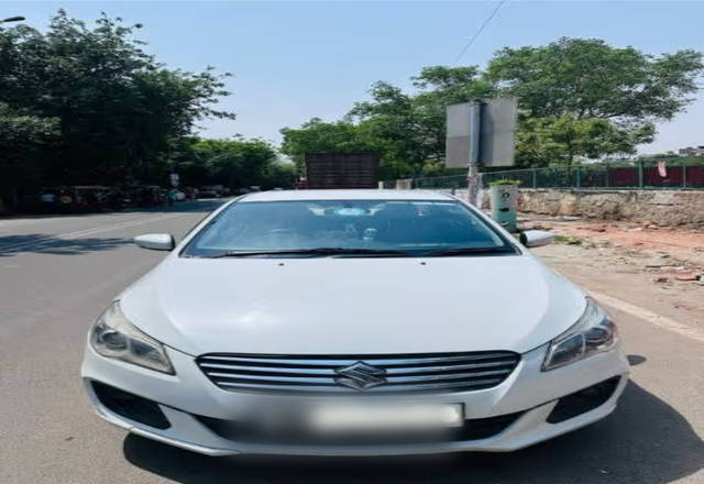 https://images10.gaadi.com/usedcar_image/4484949/original/2145bff0-138f-4333-a0cc-7cdd43bf971b.?imwidth=6400