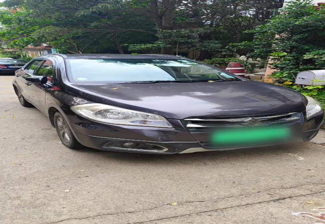 https://images10.gaadi.com/usedcar_image/4485665/original/6de1a0e5-969b-4475-bd0f-26314597fad0.?imwidth=6400