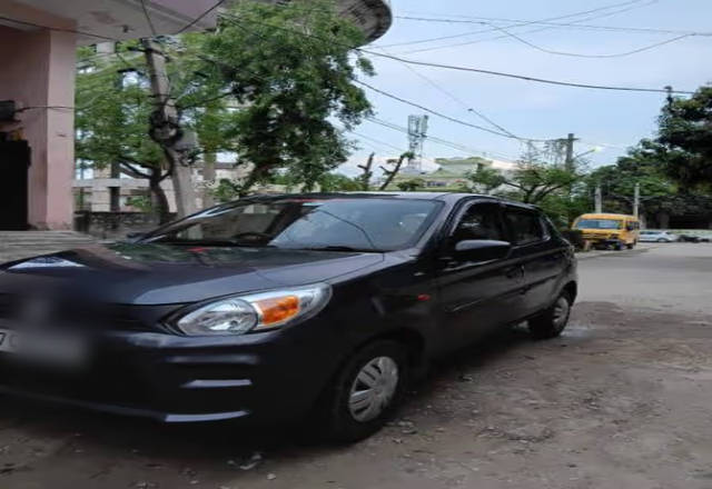 https://images10.gaadi.com/usedcar_image/4486053/original/80ebb853-e20b-4b96-b915-cd4cfbac7367.?imwidth=6401