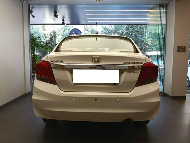 https://images10.gaadi.com/usedcar_image/4486331/original/processed_f541d0883d7ada3f4da04e5e9550c0f1.jpeg?imwidth=6401