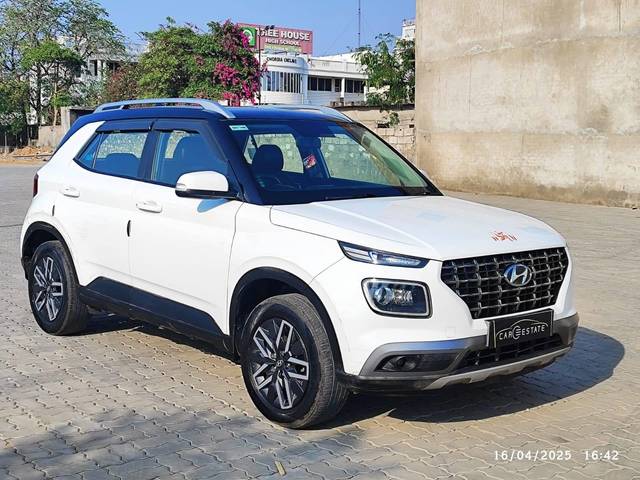 https://images10.gaadi.com/usedcar_image/4486356/original/processed_fb7ff302de12e94d8ebbcf7bd87dd48e.jpeg?imwidth=6400