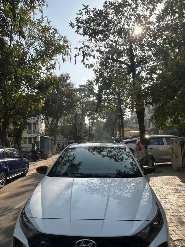 https://images10.gaadi.com/usedcar_image/4486557/original/b713e6f6-9e53-4039-b748-e40f3a394cb6.jpg?imwidth=6402