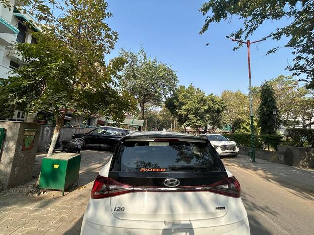 https://images10.gaadi.com/usedcar_image/4486557/original/processed_b3e4792d-f34e-4cbb-b627-5b28ee42e4ca.jpg?imwidth=6401