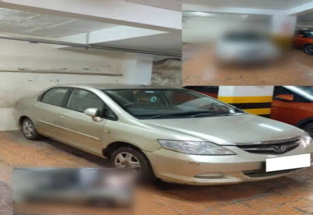 https://images10.gaadi.com/usedcar_image/4486876/original/976fe575-bb59-49d2-a6ce-b119b1f8fa9f.?imwidth=6400