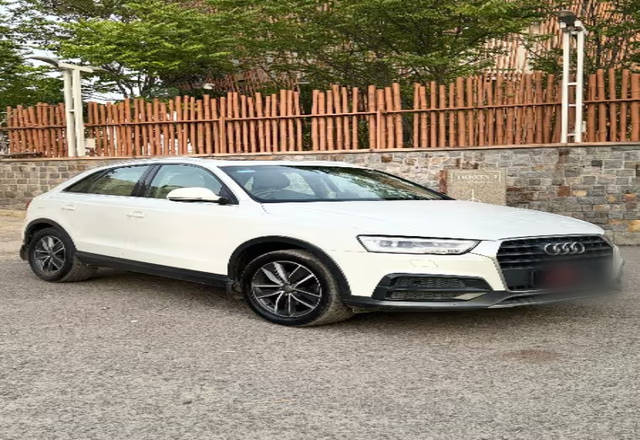 https://images10.gaadi.com/usedcar_image/4486985/original/fc23a813-93df-4d63-8acb-1a6420f67036.?imwidth=6400