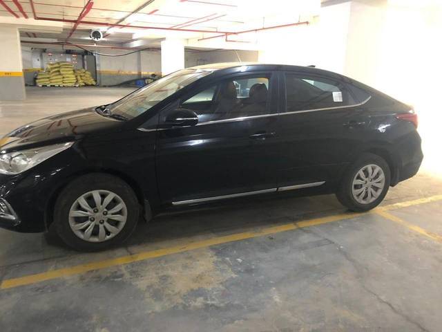 https://images10.gaadi.com/usedcar_image/4487001/original/processed_processed_5c79537f-c3d2-4dc2-a15d-f3b3998fb1da.jpg?imwidth=6400