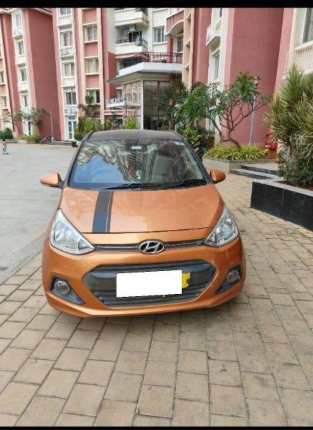 https://images10.gaadi.com/usedcar_image/4487420/original/processed_06c2de44-40cd-47da-832c-e8f3323ded4d.jpg?imwidth=6400