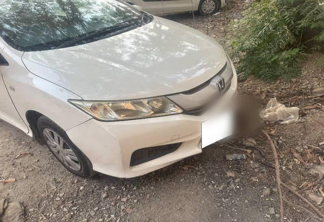 https://images10.gaadi.com/usedcar_image/4487451/original/c3746c6c-52ab-426f-bb1d-d000f3afc631.?imwidth=6401