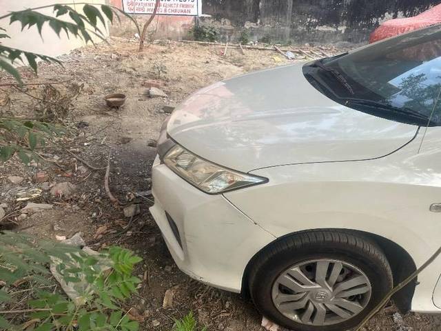 https://images10.gaadi.com/usedcar_image/4487451/original/processed_5629bc4c-995a-4502-9a9f-7b0f433298bf.jpeg?imwidth=6400