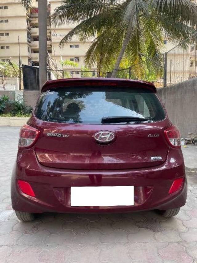 https://images10.gaadi.com/usedcar_image/4487565/original/processed_dc50764e-81d3-47f8-9680-39fe172ac85d.jpeg?imwidth=6402