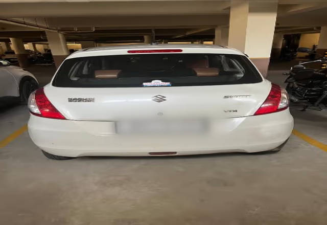 https://images10.gaadi.com/usedcar_image/4487715/original/672dfa7c-824a-46b2-a0ab-55aeb2ac7173.?imwidth=6402