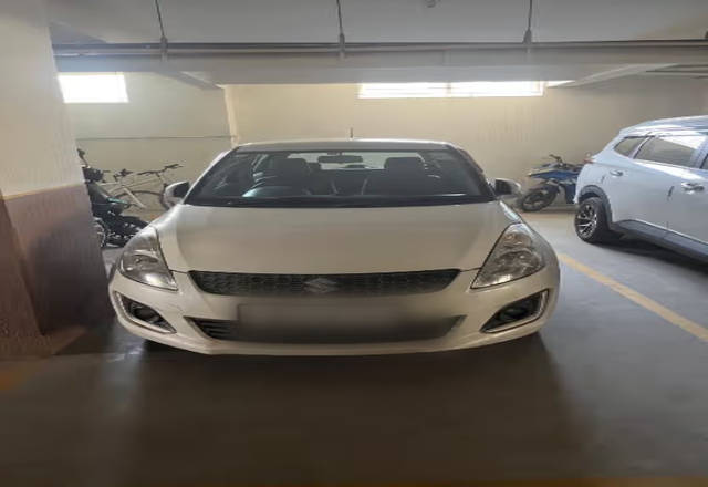 https://images10.gaadi.com/usedcar_image/4487715/original/e0d68c14-1585-4c04-8722-97dc3d7a2de5.?imwidth=6400