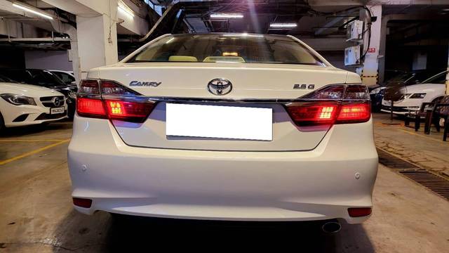 https://images10.gaadi.com/usedcar_image/4487920/original/processed_324efc39ea54c23dd16e839e8df9cef4.jpg?imwidth=6402