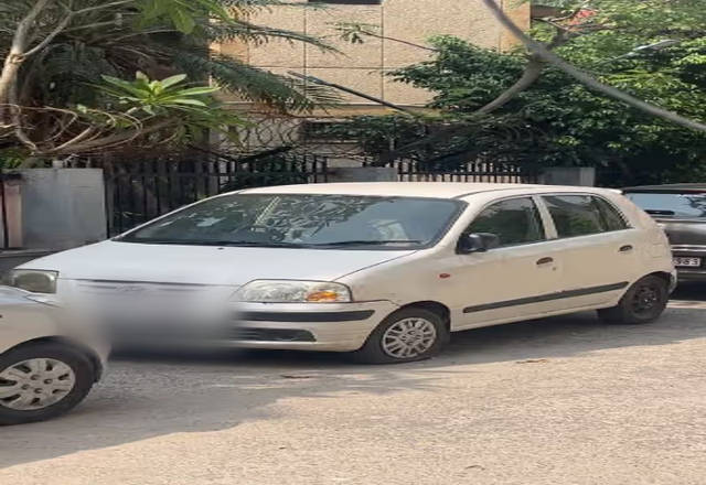 https://images10.gaadi.com/usedcar_image/4488105/original/ed220bbe-71d9-47a3-ac1a-58166e067a84.?imwidth=6400
