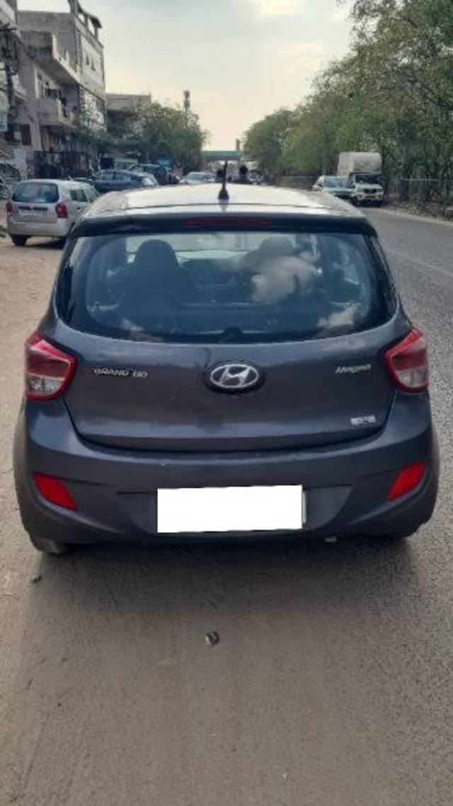 https://images10.gaadi.com/usedcar_image/4488381/original/processed_582630e8-3f24-4a45-b9bf-85a2b3b1f0ea.jpeg?imwidth=6402