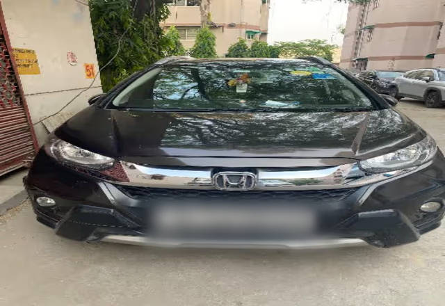 https://images10.gaadi.com/usedcar_image/4488562/original/1e134c05-9e8d-44be-bfd9-764349025e8f.?imwidth=6400