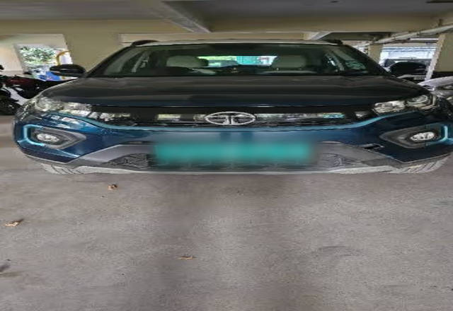 https://images10.gaadi.com/usedcar_image/4488633/original/de09d8f1-4e6d-4229-ab71-8d33aebc7a8f.?imwidth=6400
