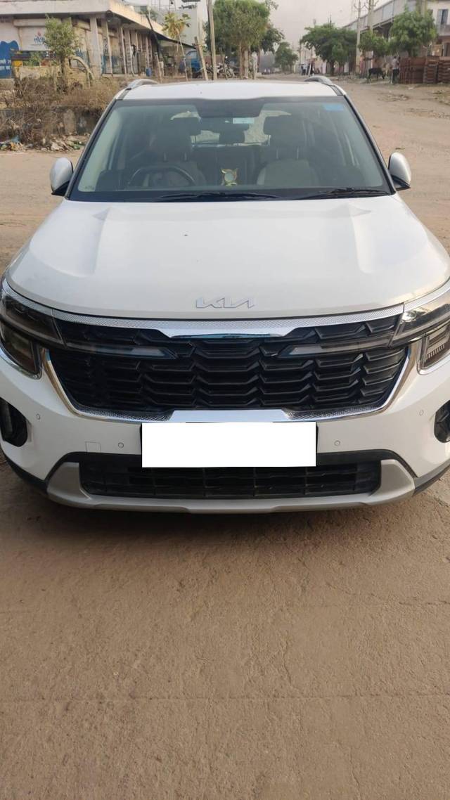 https://images10.gaadi.com/usedcar_image/4488848/original/processed_2f928d93-dde1-4fc4-a43a-21194aab6d4c.jpg?imwidth=6400