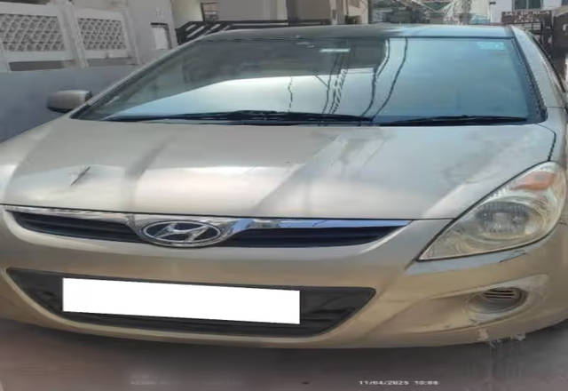 https://images10.gaadi.com/usedcar_image/4488885/original/0c89adf9-7a1e-4e3b-a290-a00ee326295b.?imwidth=6400
