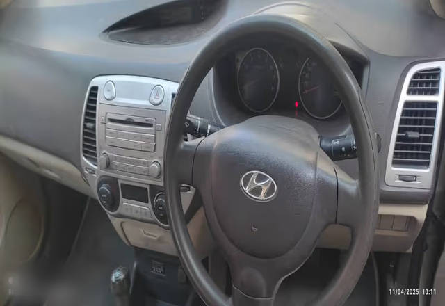 https://images10.gaadi.com/usedcar_image/4488885/original/0d4bb80c-c05a-47c5-ad19-5e4922f5e03c.?imwidth=6401