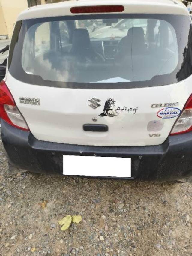 https://images10.gaadi.com/usedcar_image/4489106/original/processed_335eb8fe-7152-4b92-8580-e116327af405.jpg?imwidth=6402