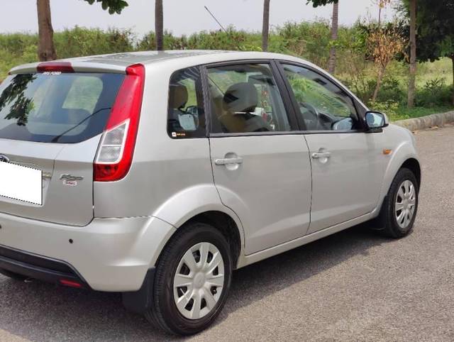 https://images10.gaadi.com/usedcar_image/4489160/original/processed_22937ca6-9dcb-4ccd-9843-92e0510193ab.jpg?imwidth=6402