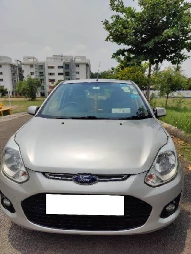 https://images10.gaadi.com/usedcar_image/4489160/original/processed_2aa3957e-3c2f-4d98-a667-97763d4a5e12.jpg?imwidth=6400