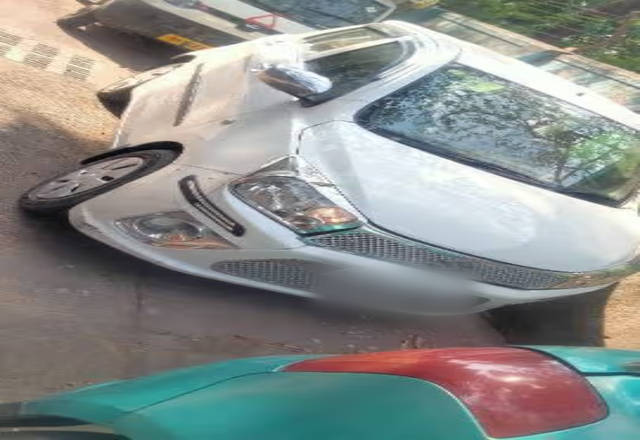 https://images10.gaadi.com/usedcar_image/4489226/original/14ffbb3b-091c-43e5-97c6-10e121a74b69.?imwidth=6401