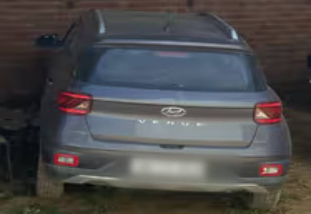 https://images10.gaadi.com/usedcar_image/4489342/original/7c40429d-69fd-43d4-9968-d23b89aaf64b.?imwidth=6401