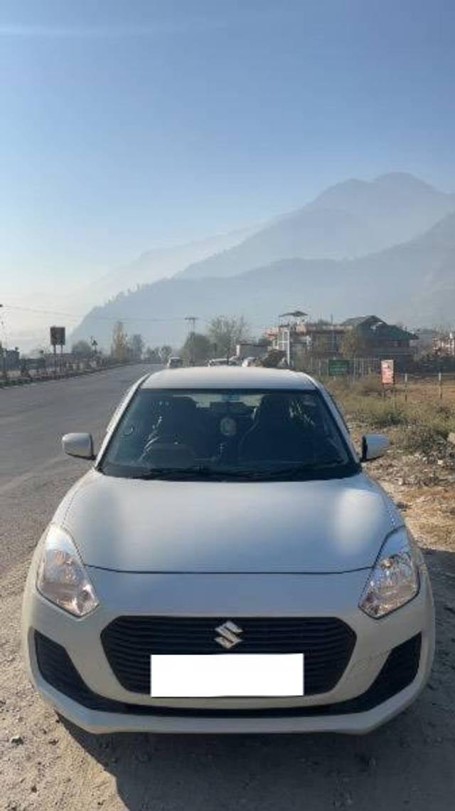 https://images10.gaadi.com/usedcar_image/4489365/original/processed_5f287bed-e85d-4dc8-9286-a595479a5d00.jpeg?imwidth=6401