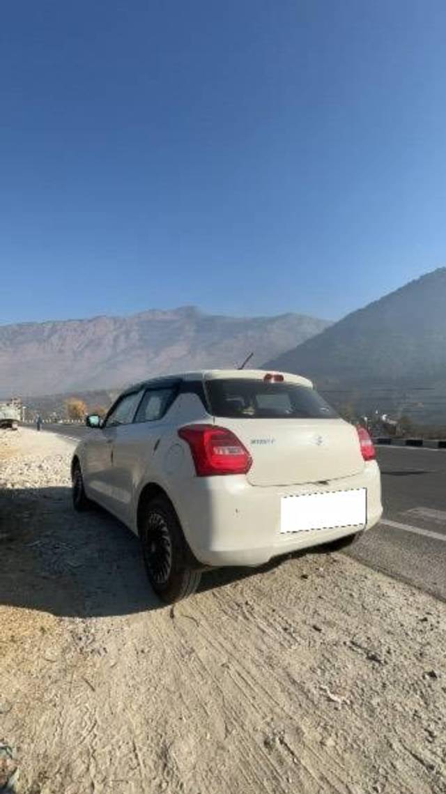 https://images10.gaadi.com/usedcar_image/4489365/original/processed_f11a7720-b6ff-4249-885c-36800446710d.jpeg?imwidth=6400