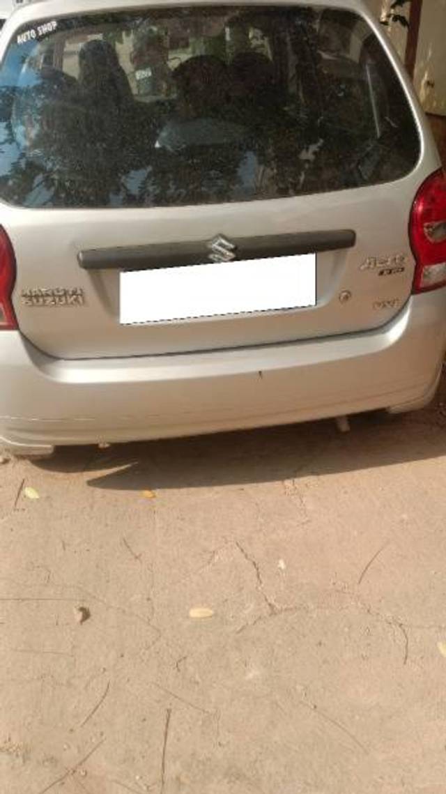 https://images10.gaadi.com/usedcar_image/4489385/original/processed_58a6a6e9-3ee1-46c6-97f4-c70dee953d57.jpg?imwidth=6402